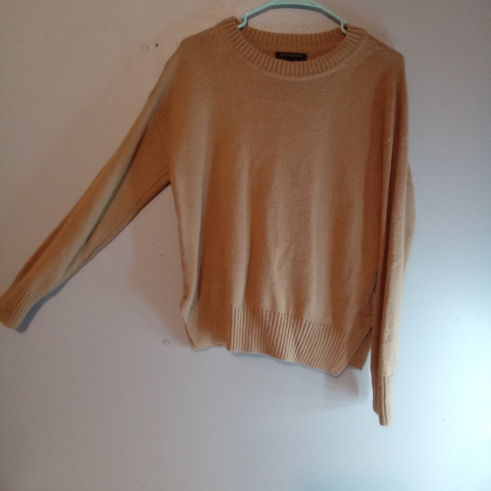 Banana Republic Women's Tan Crew Neck Sweater M ❤️